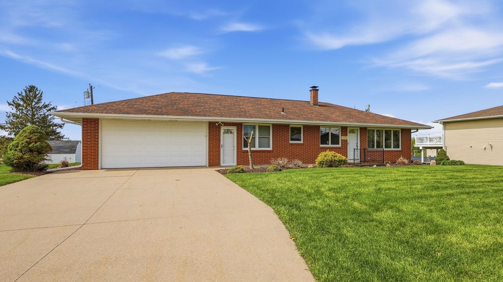 Photo of Dubuque, IA 52003 (MLS # 154510)