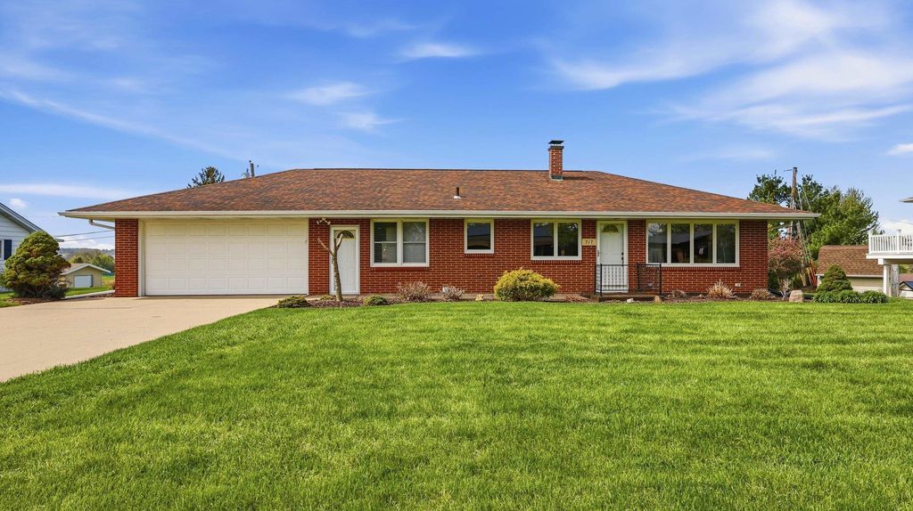 Photo of Dubuque, IA 52003 (MLS # 154510)