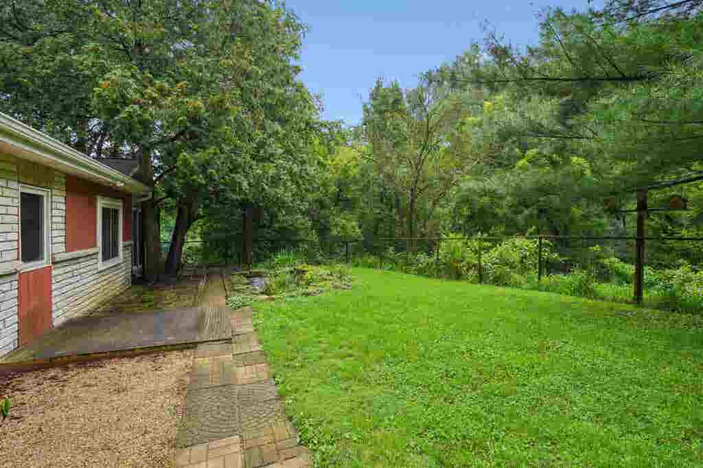 Photo of Dubuque, IA 52001 (MLS # 155522)