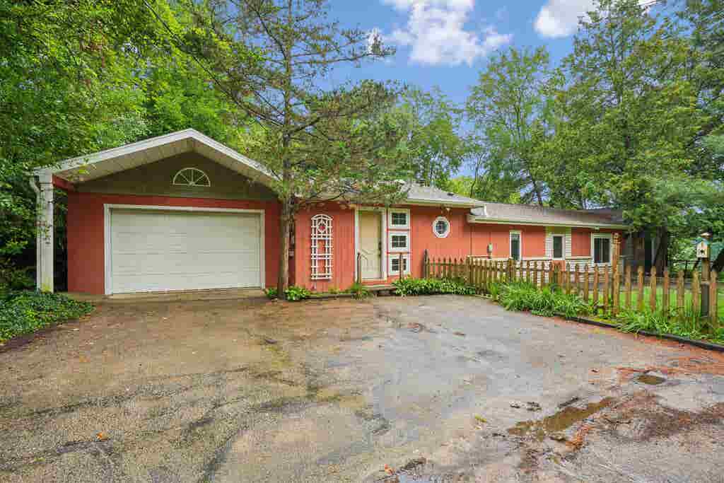 Photo of Dubuque, IA 52001 (MLS # 155522)