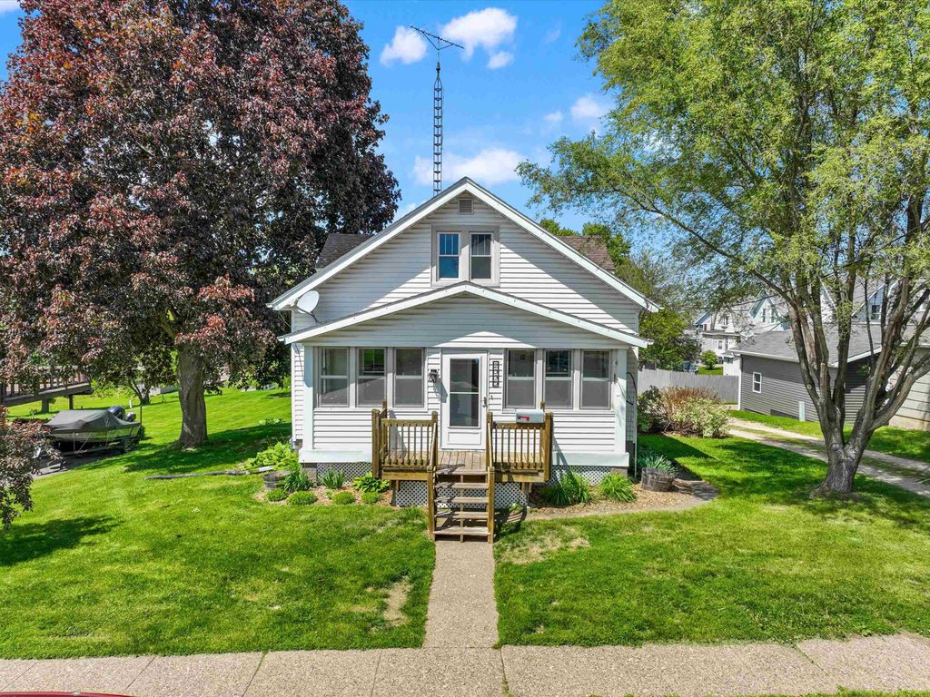 Photo of Dubuque, IA 52001 (MLS # 154648)