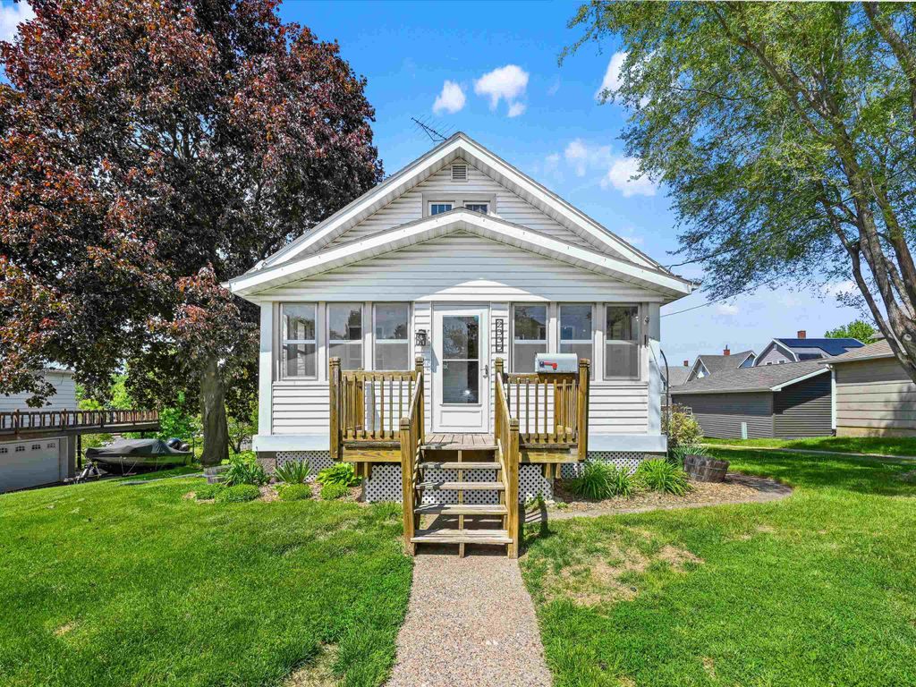 Photo of Dubuque, IA 52001 (MLS # 154648)
