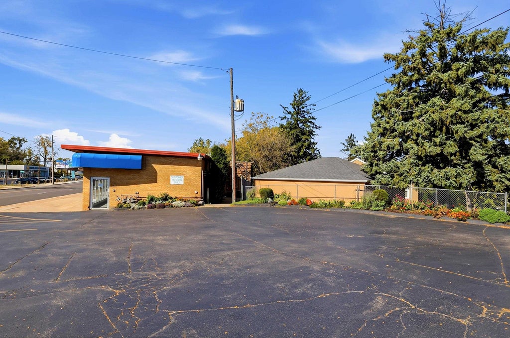 Photo of Dubuque, IA 52001 (MLS # 155950)