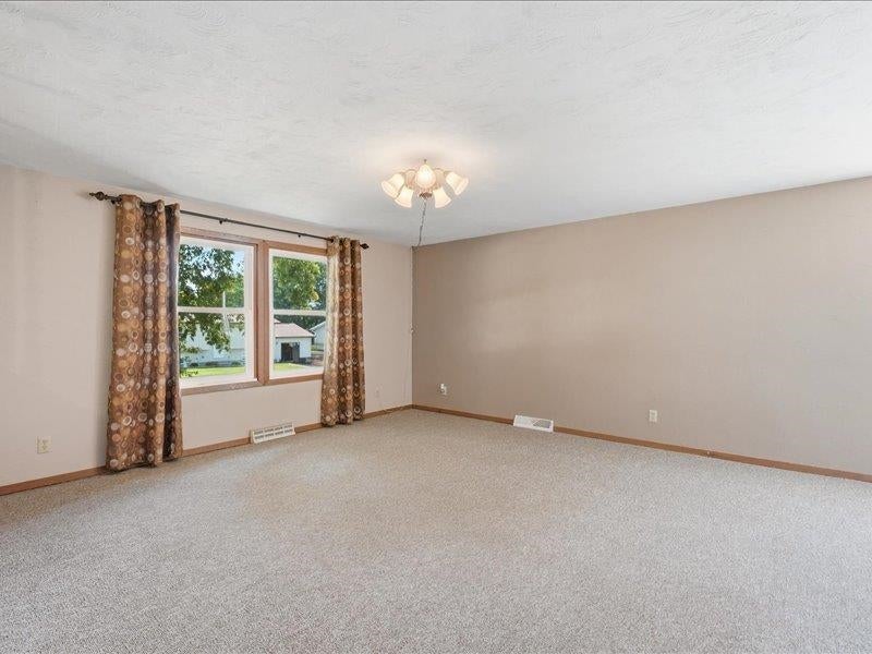 618 NW 3rd Street - Photo 4
