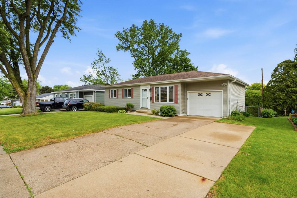 Photo of Dubuque, IA 52001 (MLS # 154668)