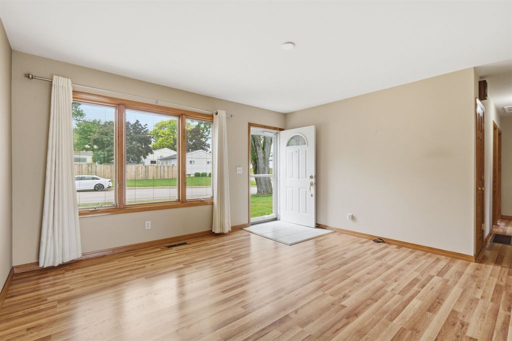 Photo of Dubuque, IA 52001 (MLS # 154668)