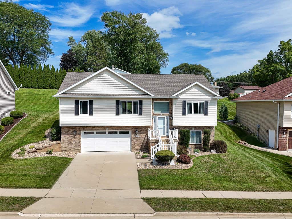 Photo of Dubuque, IA 52002 (MLS # 155560)