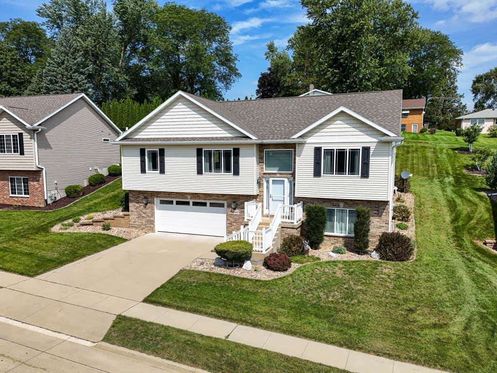 Photo of Dubuque, IA 52002 (MLS # 155560)
