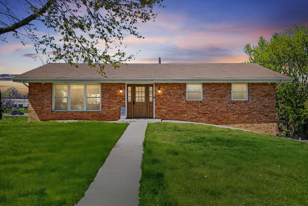 Photo of Dubuque, IA 52003 (MLS # 154443)