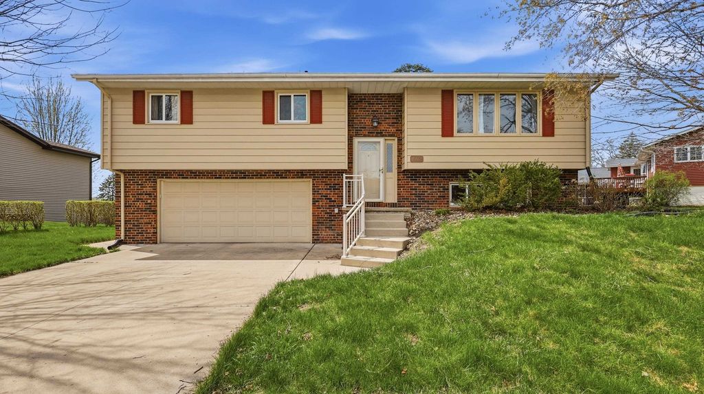 Photo of Dubuque, IA 52003 (MLS # 154426)