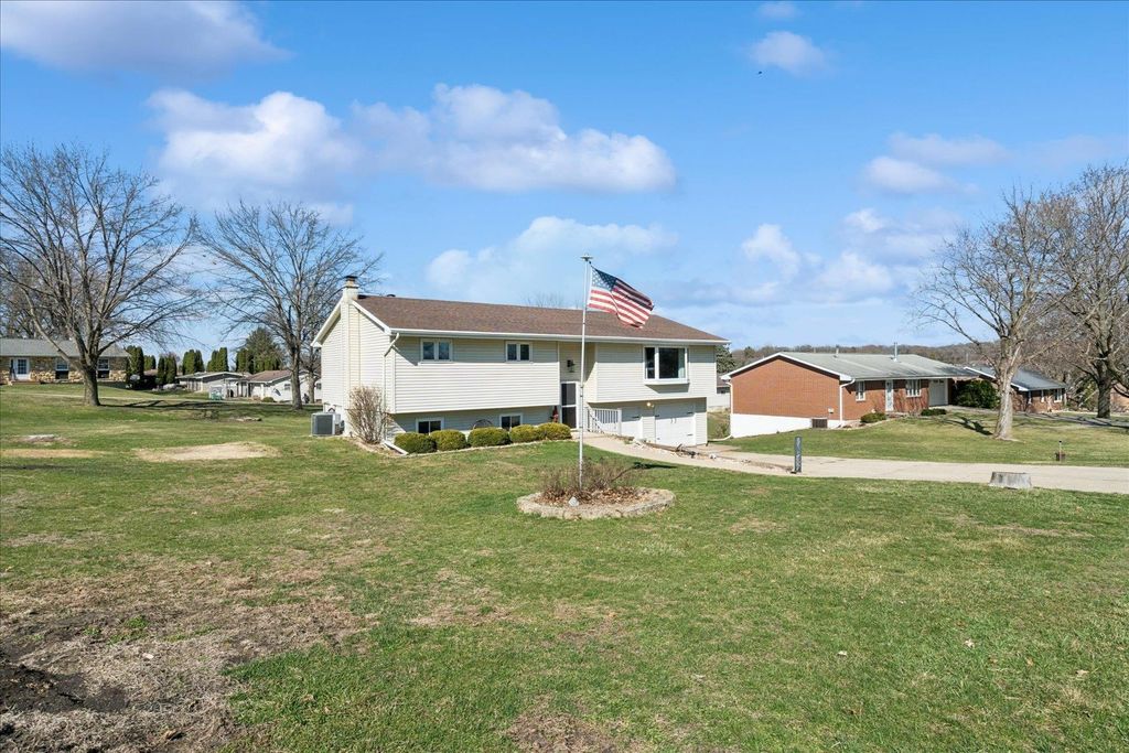 Photo of Dubuque, IA 52001 (MLS # 154245)