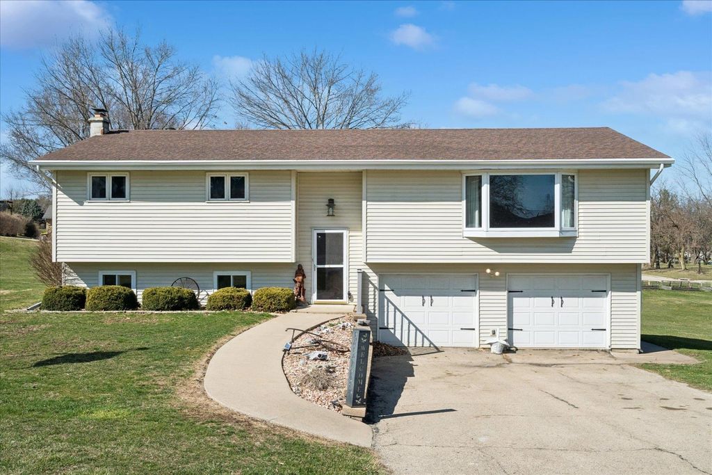 Photo of Dubuque, IA 52001 (MLS # 154245)