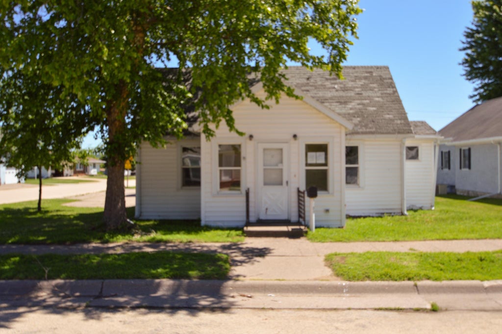 Photo of Bellevue, IA 52031 (MLS # 155046)