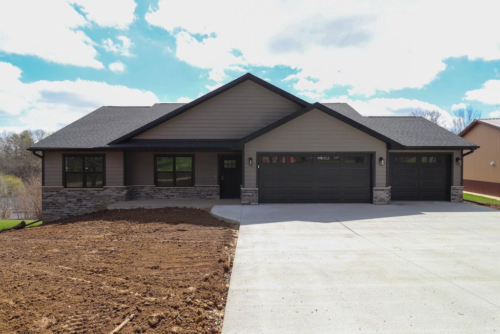 Photo of Dubuque, IA 52001 (MLS # 153588)