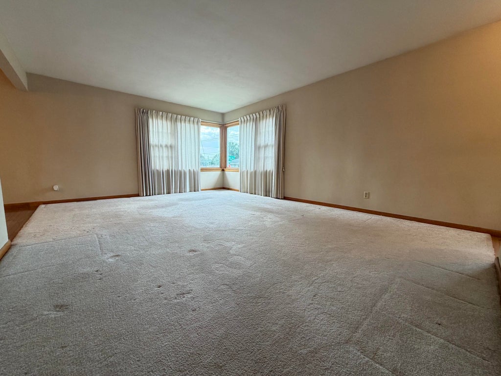 Photo of Dubuque, IA 52001 (MLS # 155619)