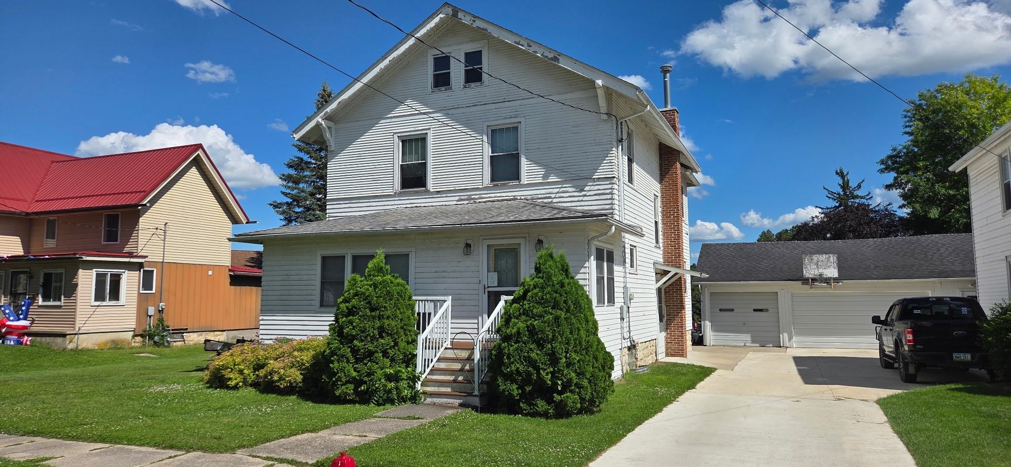 Photo 1 of 33 — 300 SE Chestnut Street, Elkader, IA 52043