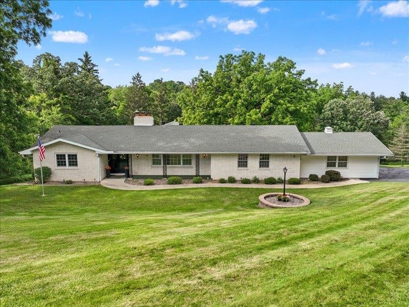Photo of Dubuque, IA 52001 (MLS # 155031)