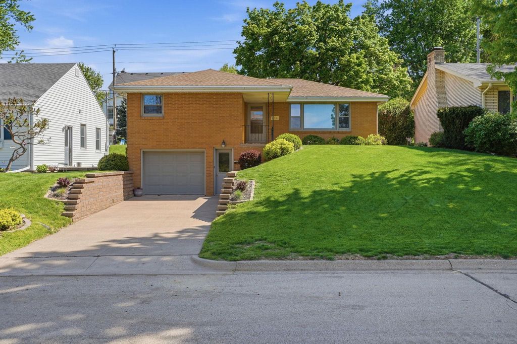 Photo of Dubuque, IA 52003 (MLS # 154569)