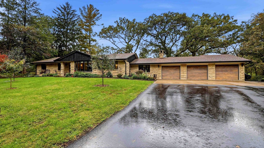 Photo of Dubuque, IA 52001 (MLS # 155920)