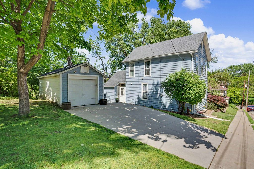 Photo of Dubuque, IA 52001 (MLS # 154753)