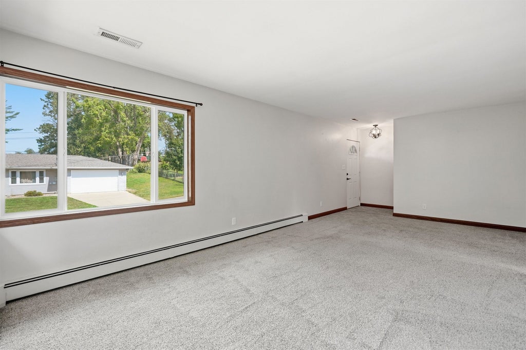 Photo of Dubuque, IA 52001 (MLS # 155720)