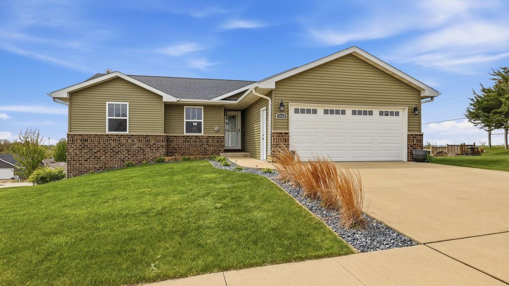 Photo of Dubuque, IA 52001 (MLS # 154556)