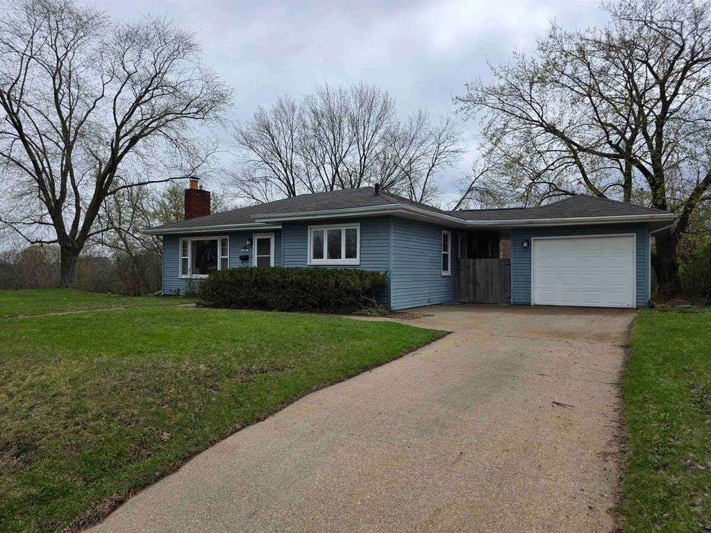 Photo of Dubuque, IA 52001 (MLS # 154362)