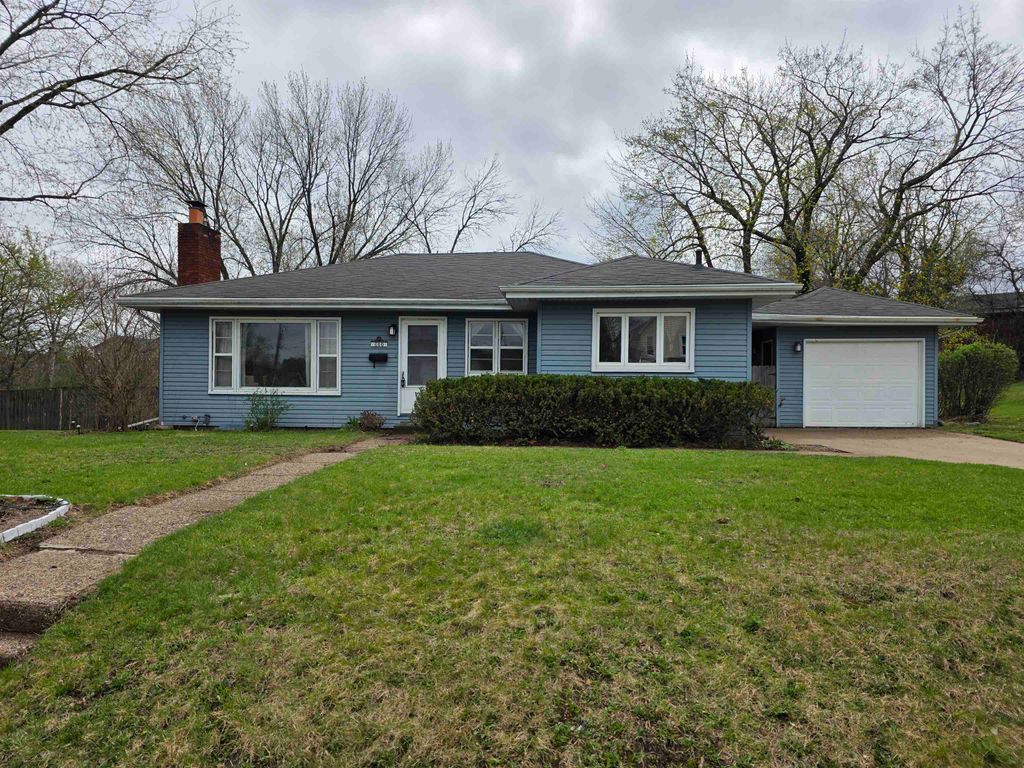 Photo of Dubuque, IA 52001 (MLS # 154362)