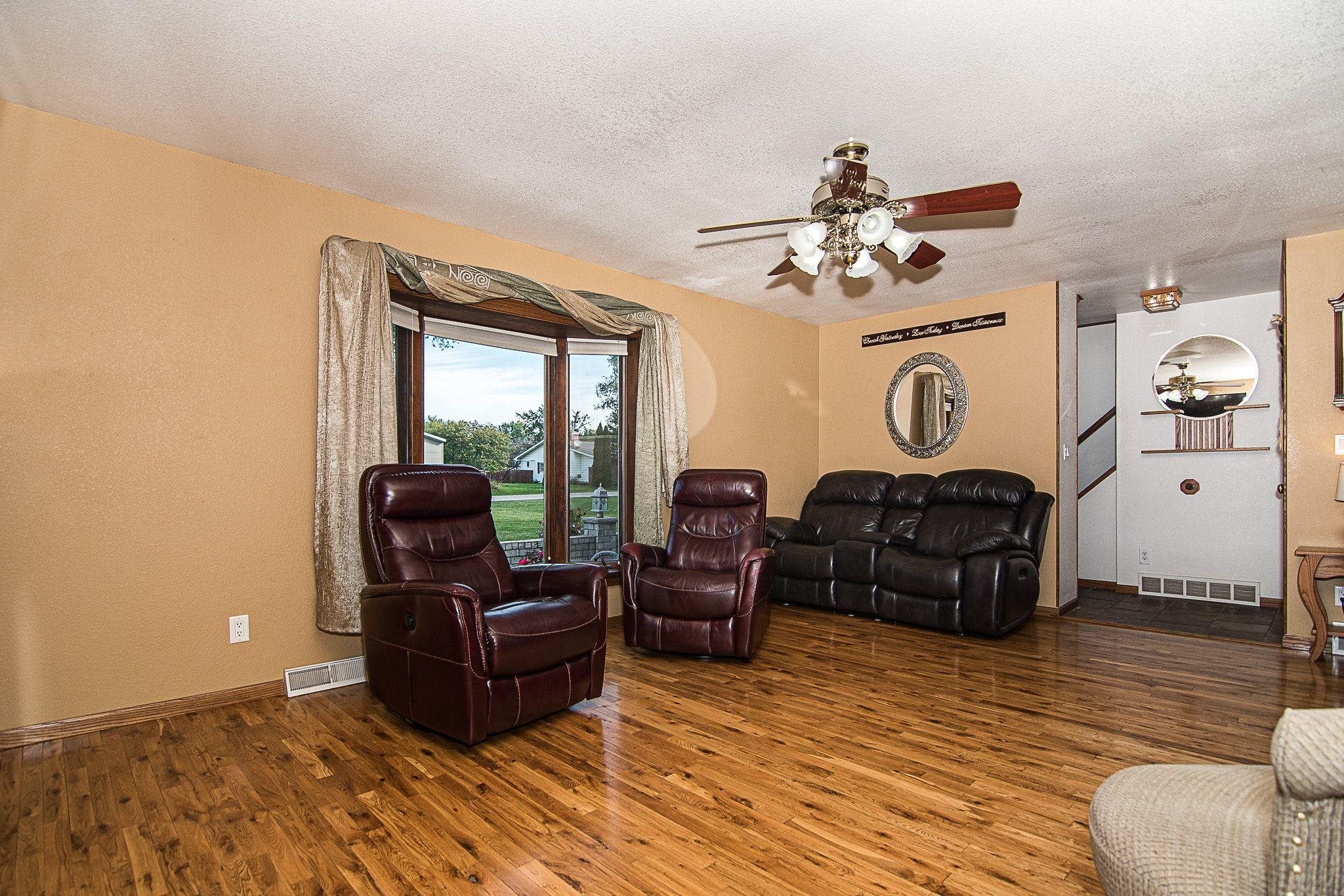 6 Lakeview Drive
