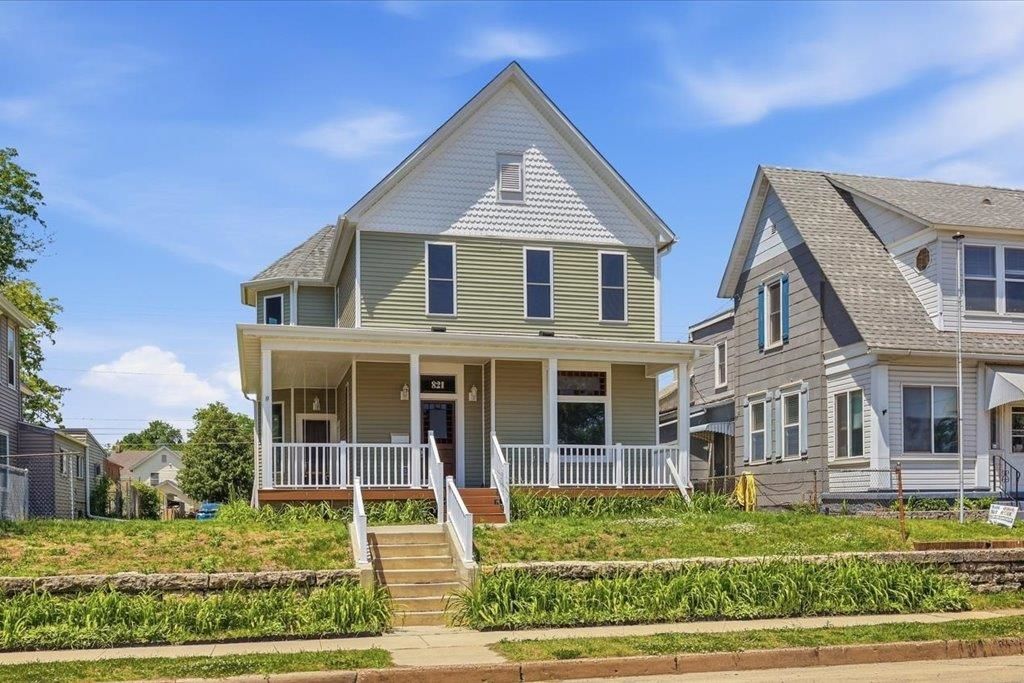 Photo of Dubuque, IA 52001 (MLS # 154802)