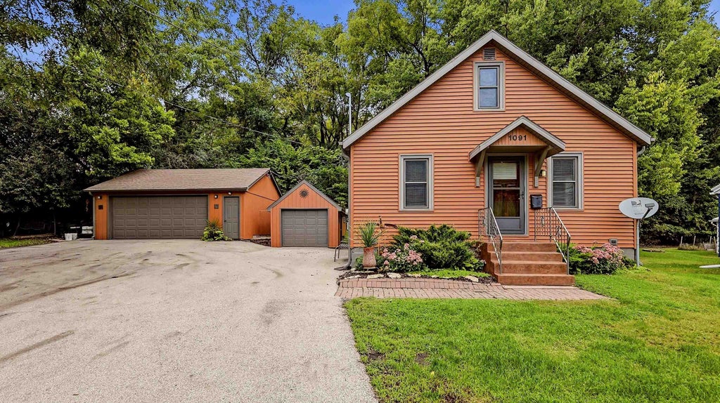 Photo of Dubuque, IA 52001 (MLS # 155796)