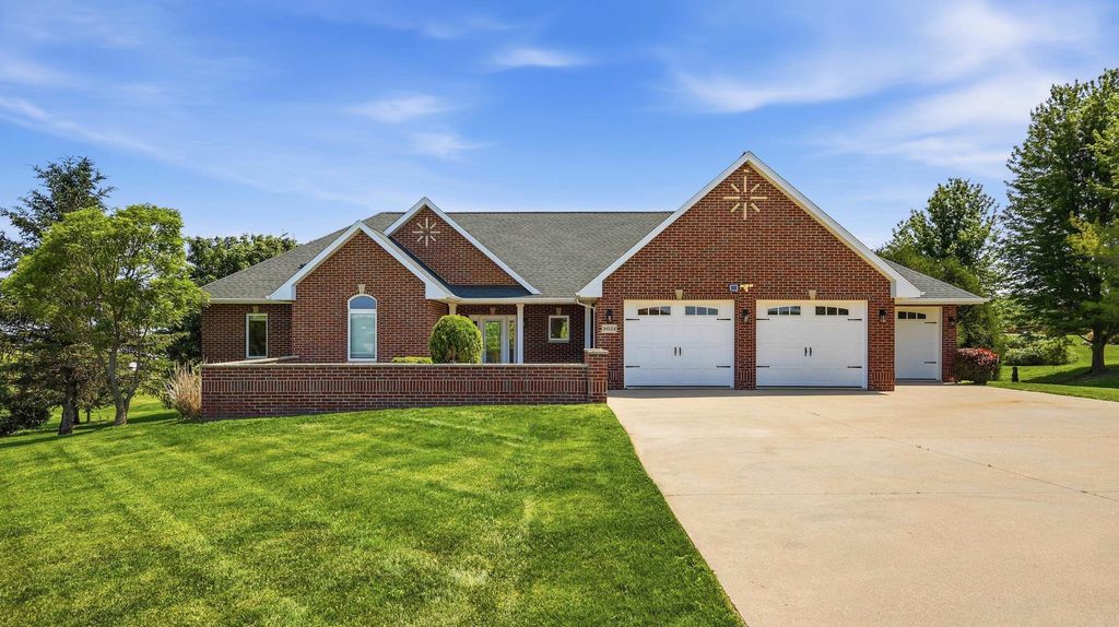 Photo of Dubuque, IA 52003 (MLS # 154805)