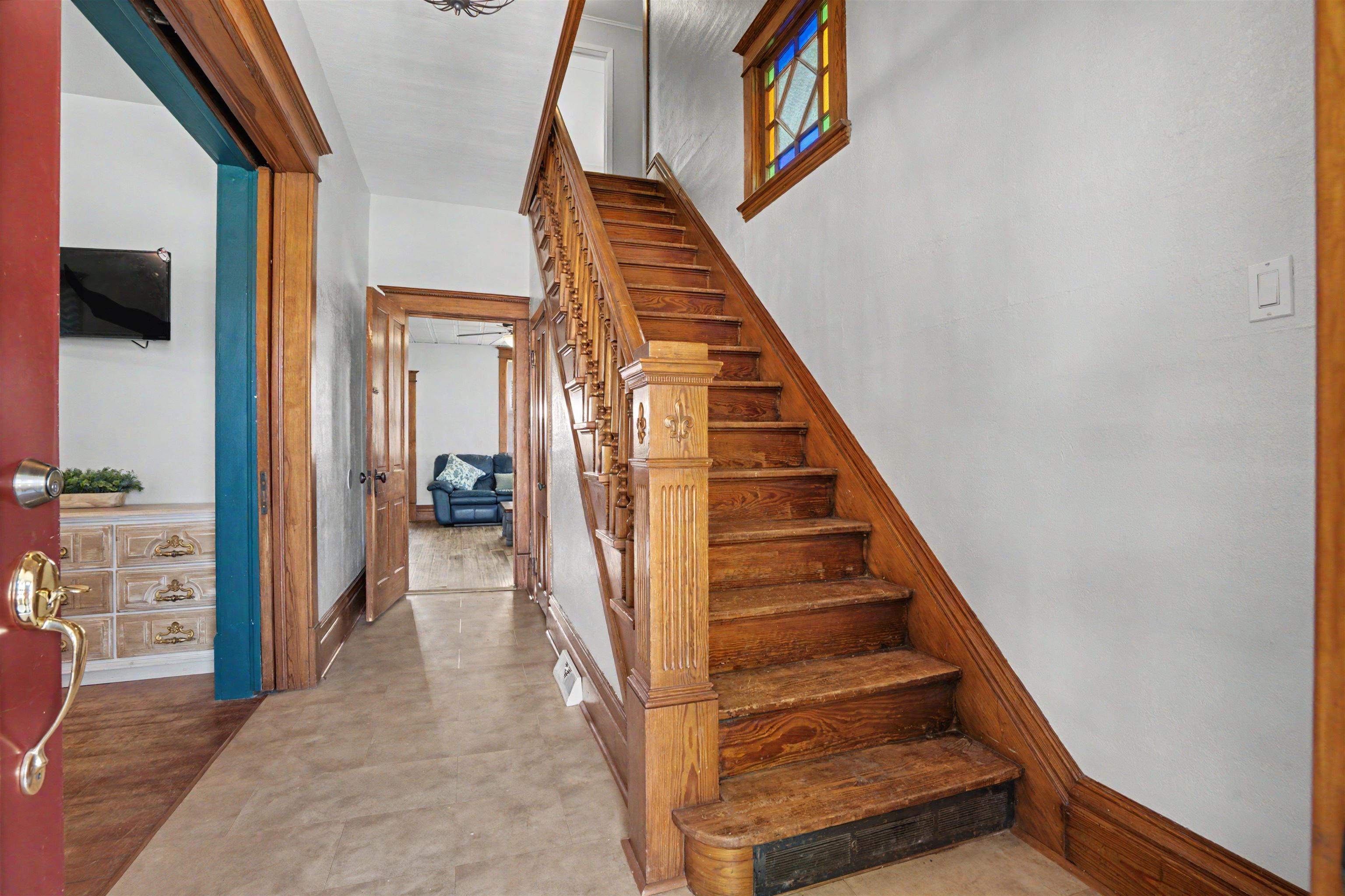 303 SE 5th Avenue