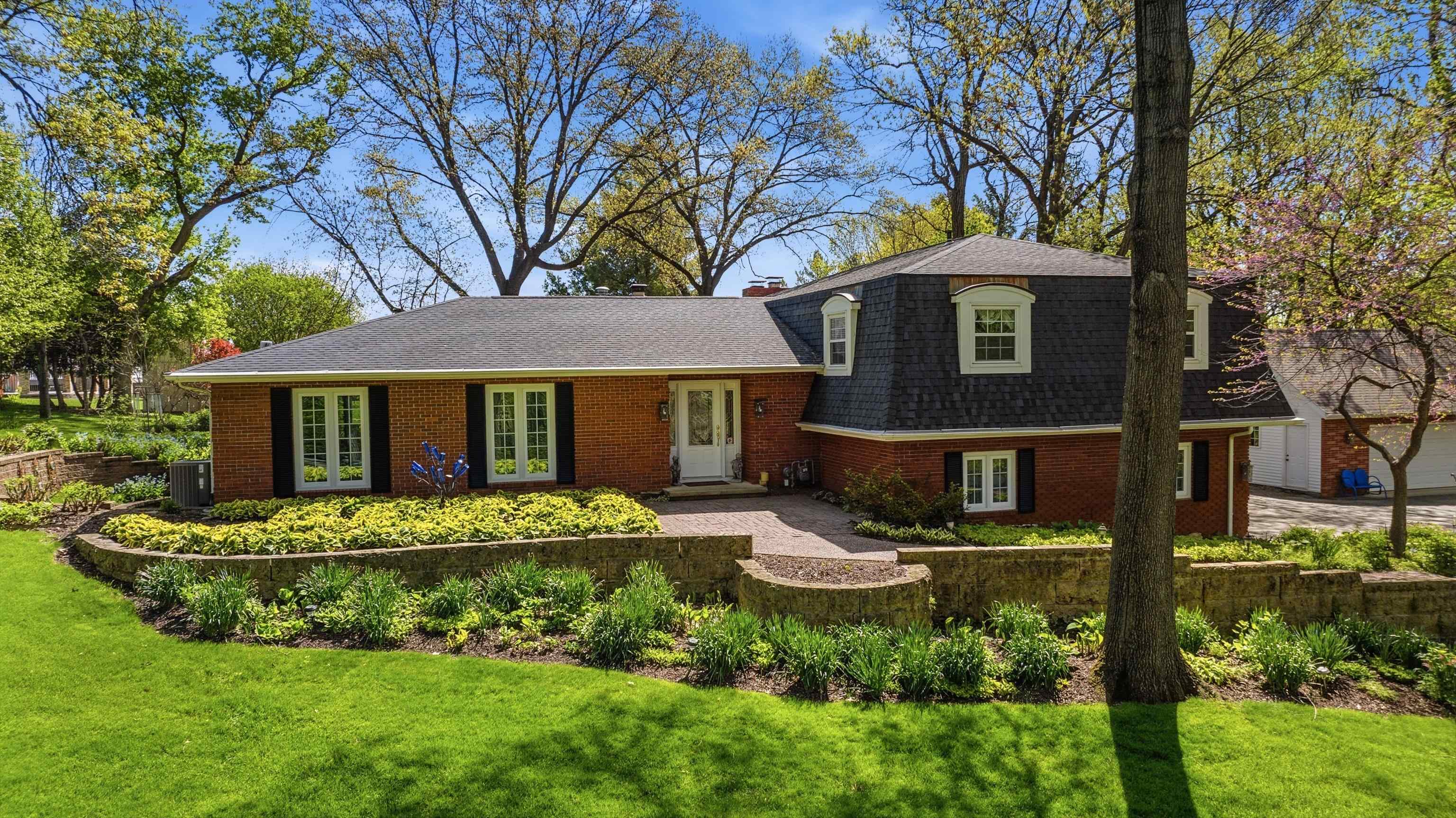 Photo 1 of 68 — 16408 Coventry Lane, Dubuque, IA 52001