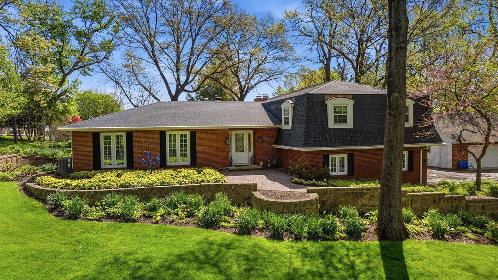 Photo of Dubuque, IA 52001 (MLS # 154521)