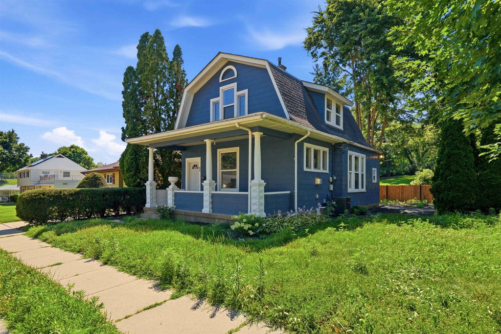 Photo of Dubuque, IA 52001 (MLS # 155203)