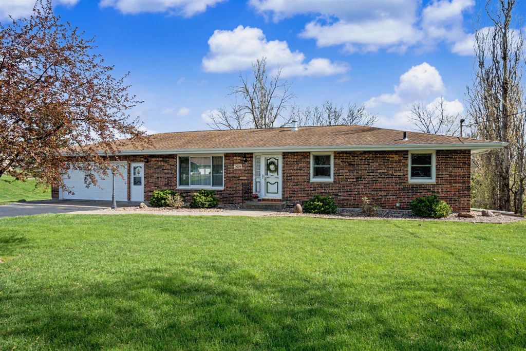 Photo of Dubuque, IA 52001 (MLS # 154435)