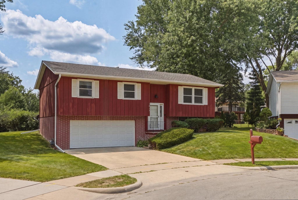 Photo of Dubuque, IA 52002 (MLS # 155312)
