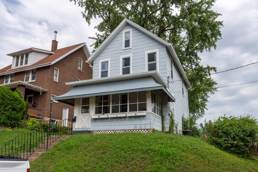 Photo of Dubuque, IA 52001 (MLS # 155326)