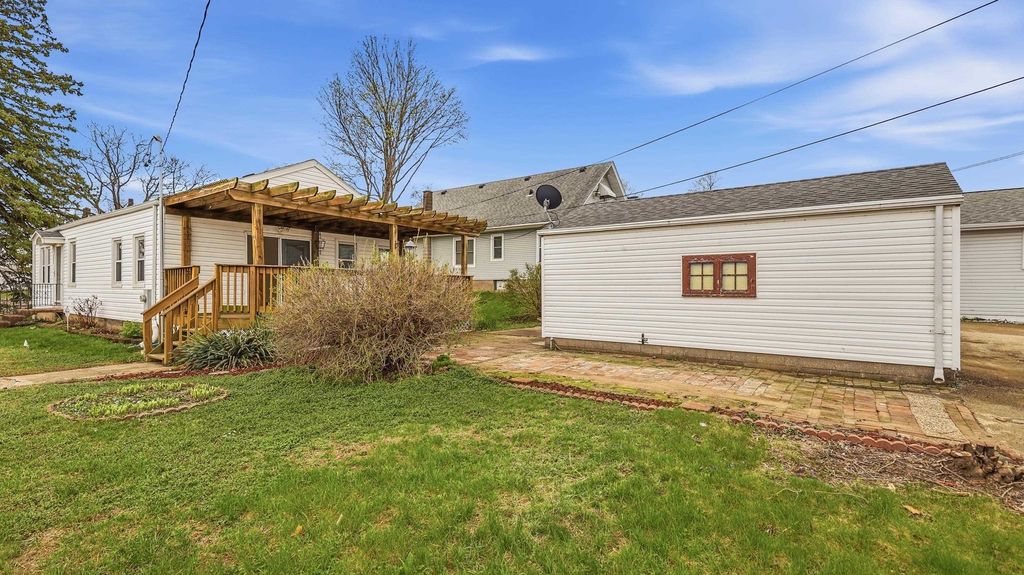 Photo of Dubuque, IA 52001 (MLS # 154105)