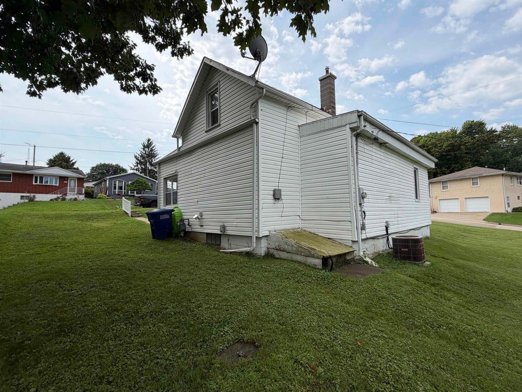 Photo of Dubuque, IA 52001 (MLS # 155466)