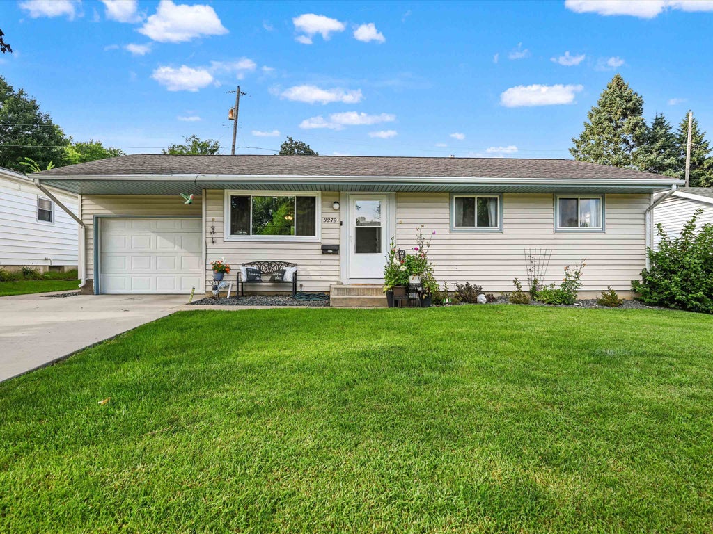 Photo of Dubuque, IA 52001 (MLS # 155587)