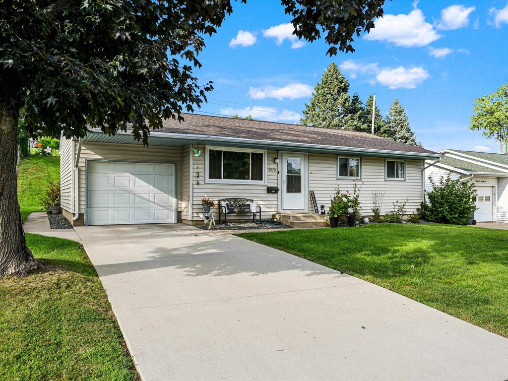 Photo of Dubuque, IA 52001 (MLS # 155587)