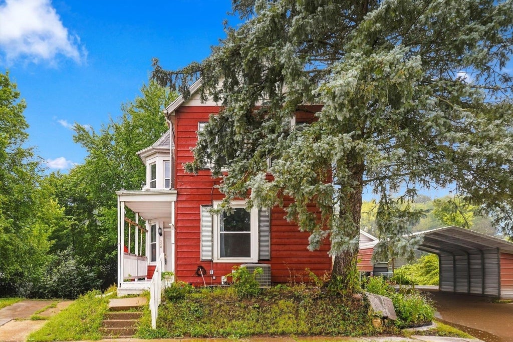 Photo of Dubuque, IA 52001 (MLS # 155755)