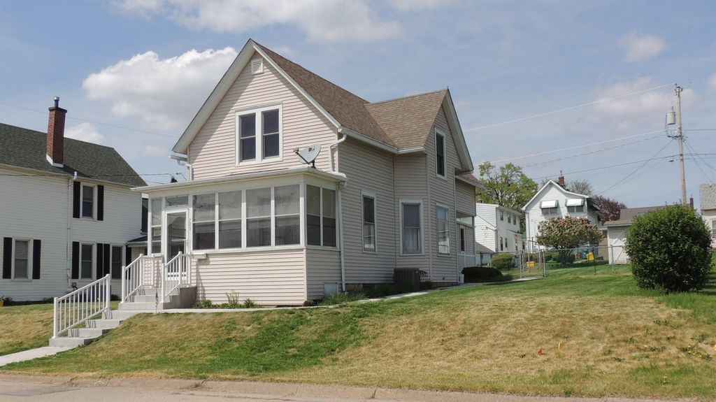 Photo of Dubuque, IA 52001 (MLS # 154470)