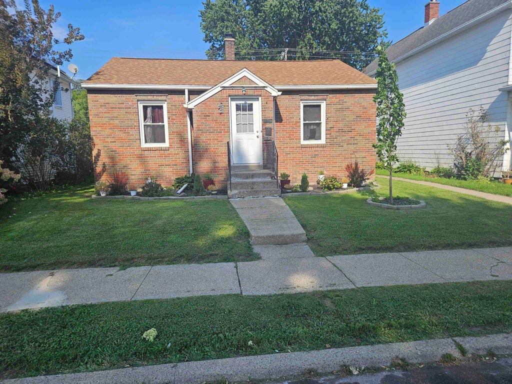 Photo of Dubuque, IA 52001 (MLS # 155599)