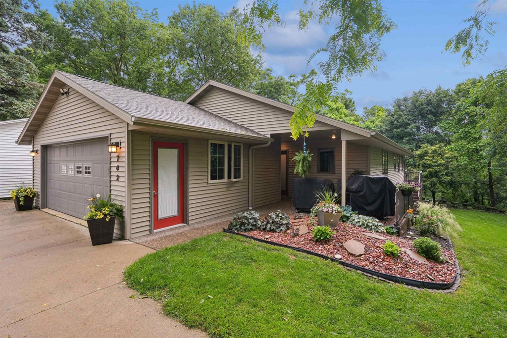 Photo of Dubuque, IA 52001 (MLS # 155018)