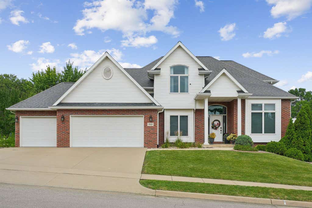 Photo of Dubuque, IA 52003 (MLS # 155448)