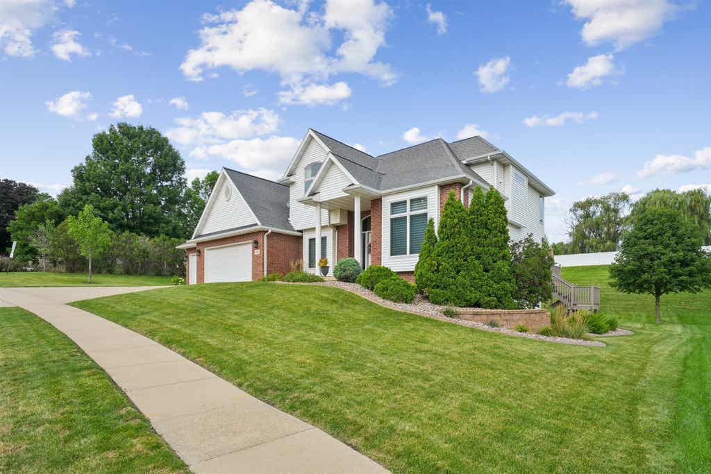 Photo of Dubuque, IA 52003 (MLS # 155448)