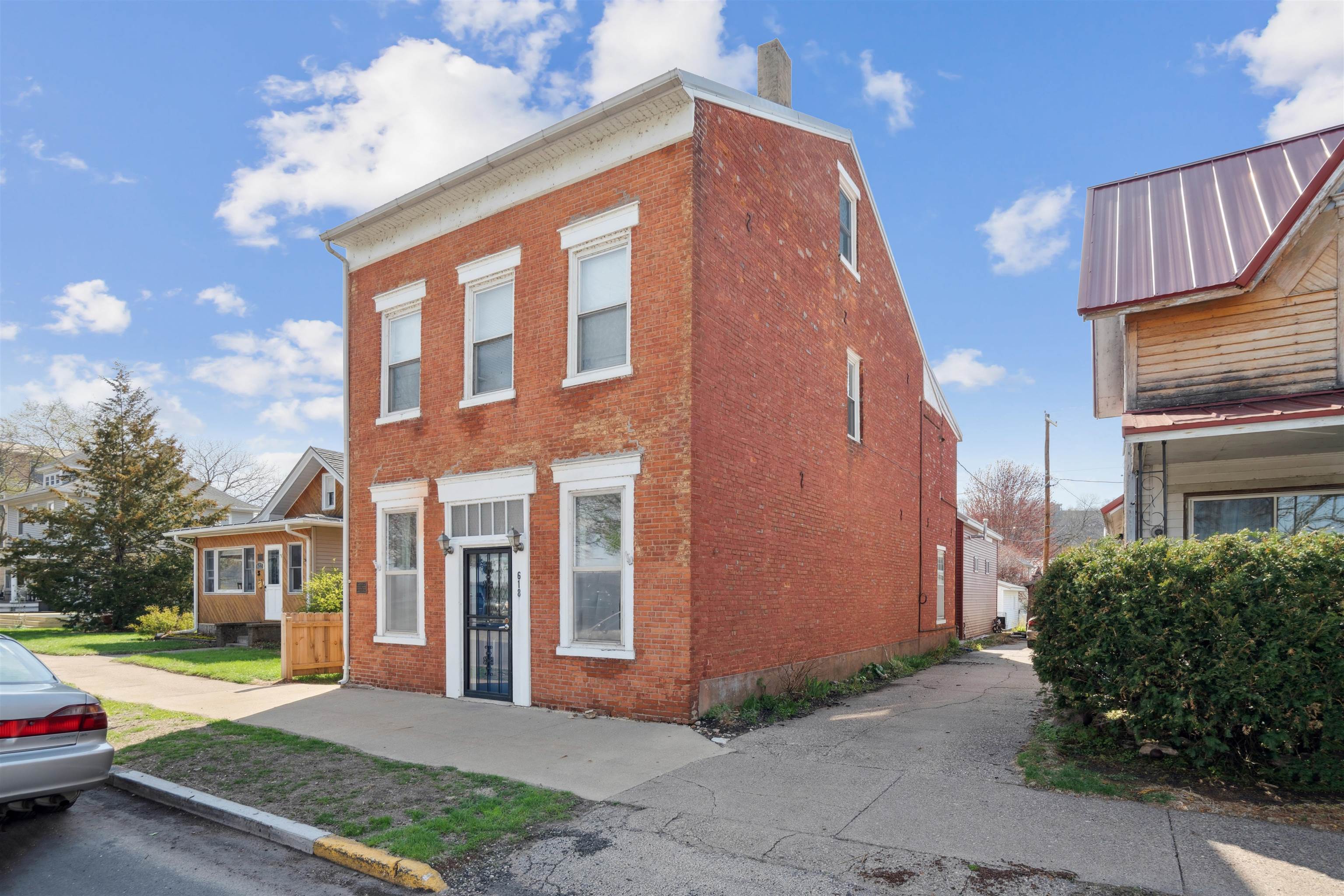 618 S River Park Drive - Photo 2